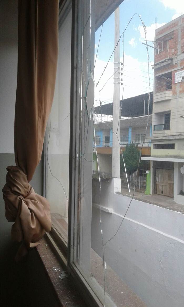 assistencia-socila-janela-quebrada-3