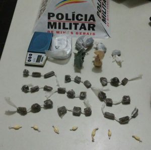 30-buchas-de-maconha-sinopse-26dez16