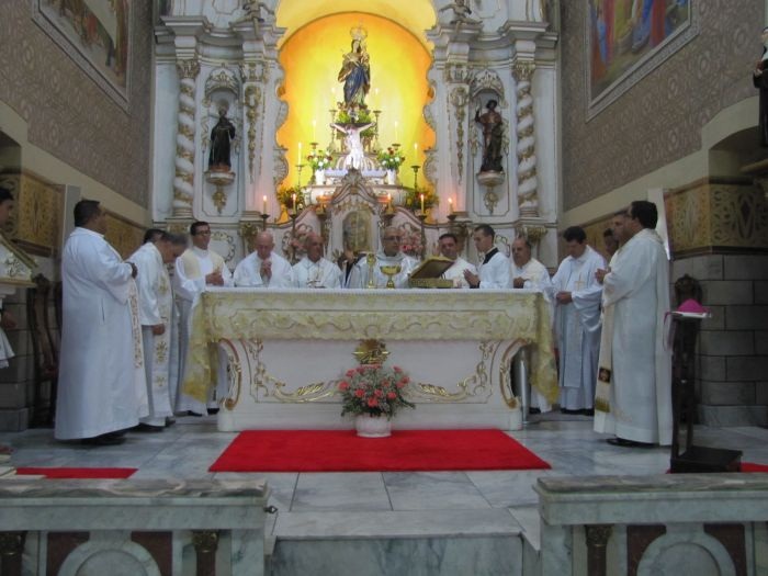 Padre Fernando concelebrou com os amigos sacerdotes da Diocese de São João del-Rei 
