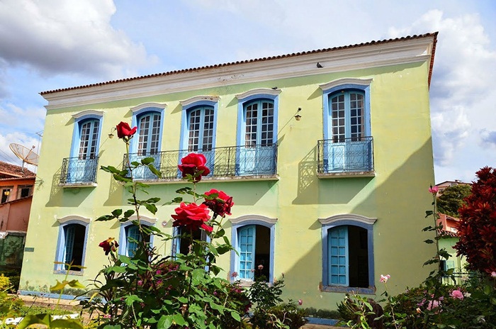 biblioteca-publica-municipal-baptista-caetano-de-almeida