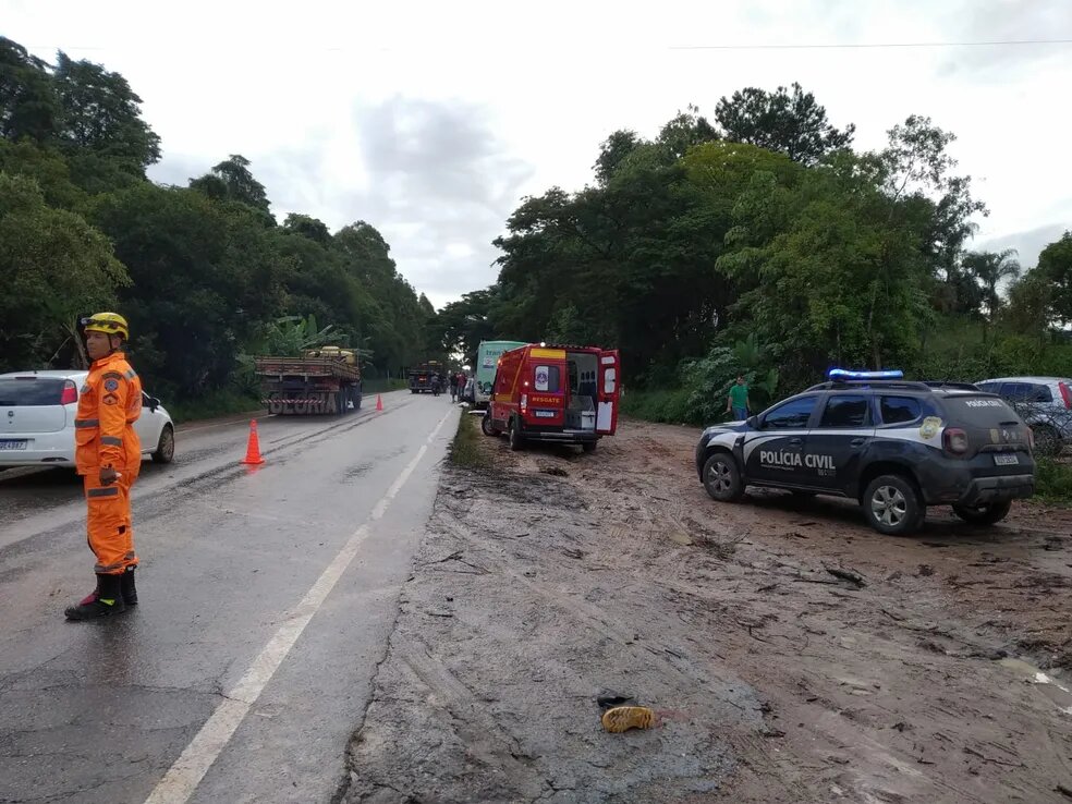 Batida Entre Moto E Caminhão Deixa Dois Mortos Na Br 265 Em São João